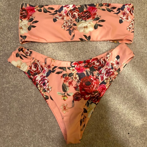 ✨NEW w/out tags Floral Bandeau High Cut Bikini✨ - Picture 1 of 4